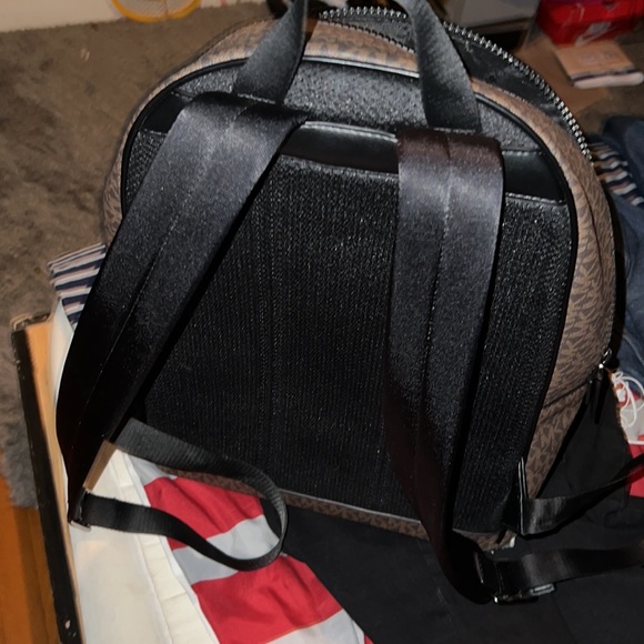 Michael kors back pack - Picture 8 of 9